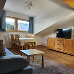 Apartmenthaus Rabitschhof Ζέεφελντ